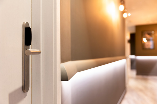Serrure entrée airbnb nantes
